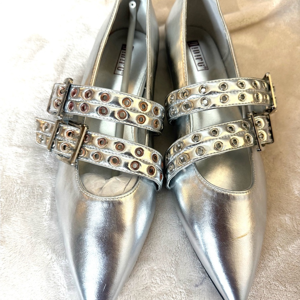 IDIFU Silver Flats with Double Buckle Straps